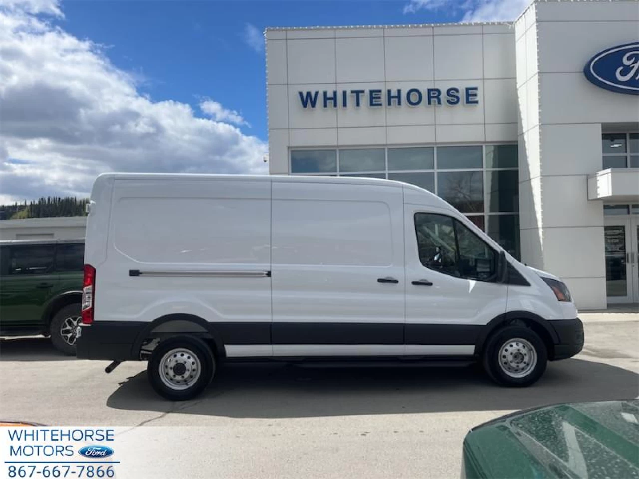 2026 Ford Transit-250 148 WB Medium Roof Cargo Image principale