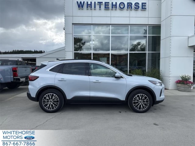 Ford Escape PHEV 2025