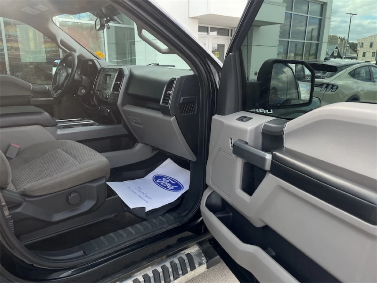 2017 Ford F-150 XLT Image principale