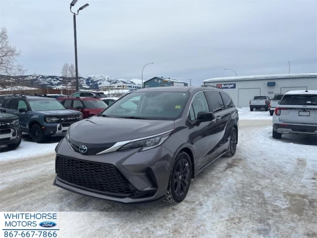 Toyota Sienna LE 8-Passenger 2021