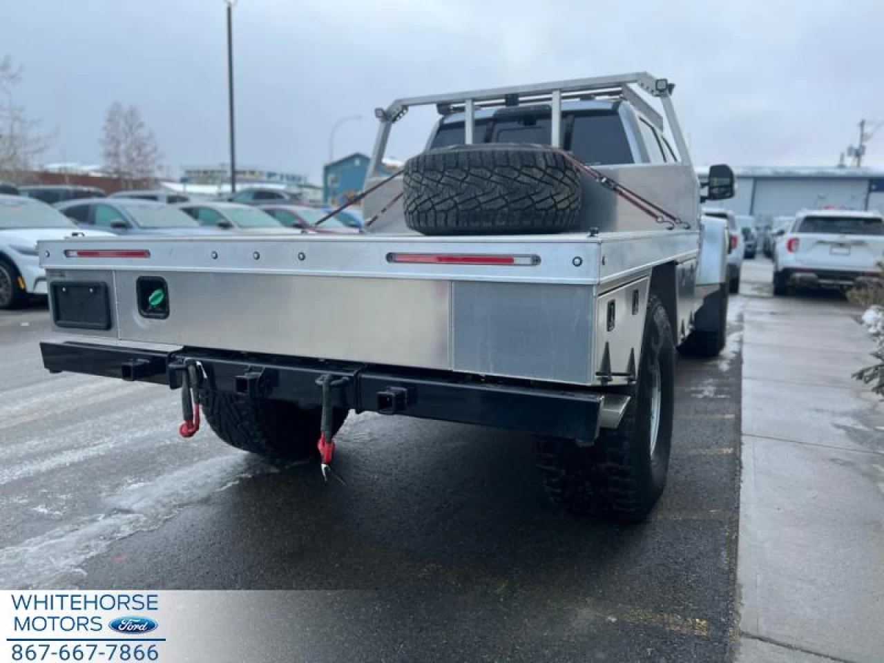 2023 Ford F-350 Chassis Cab Lariat Image principale