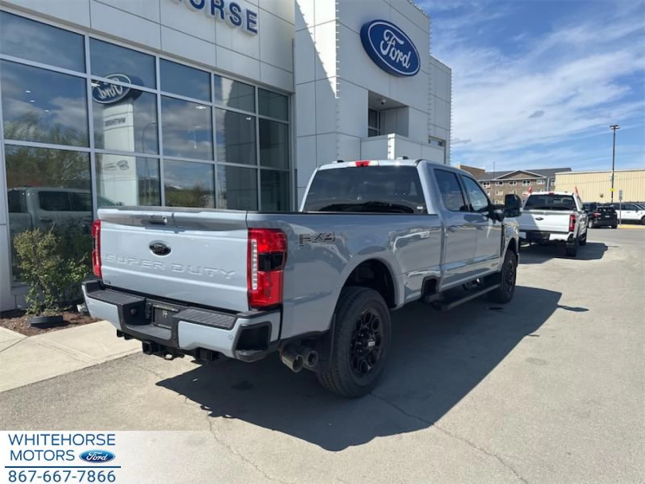 2025 Ford F-350 Super Duty LARIAT Main Image