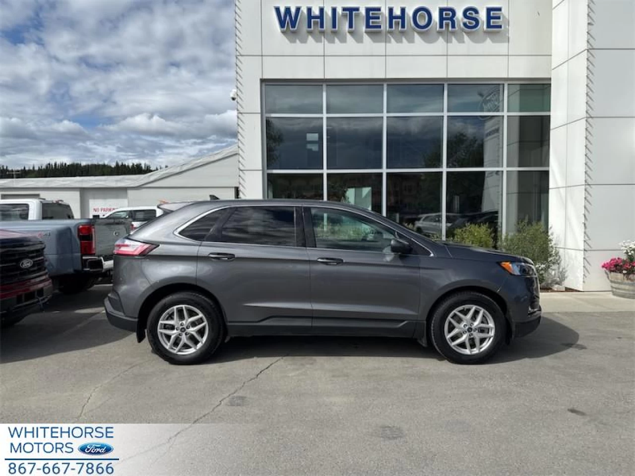 2022 Ford Edge SEL Main Image