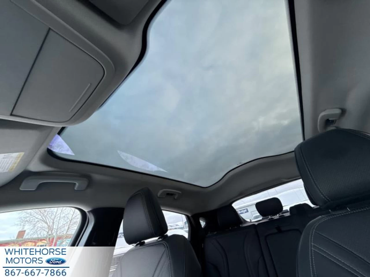 2021 Ford Mustang Mach-E Premium AWD Image principale