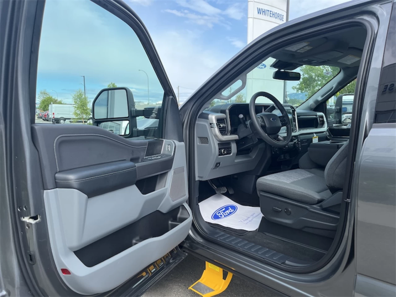 2026 Ford F-350 XLT Main Image