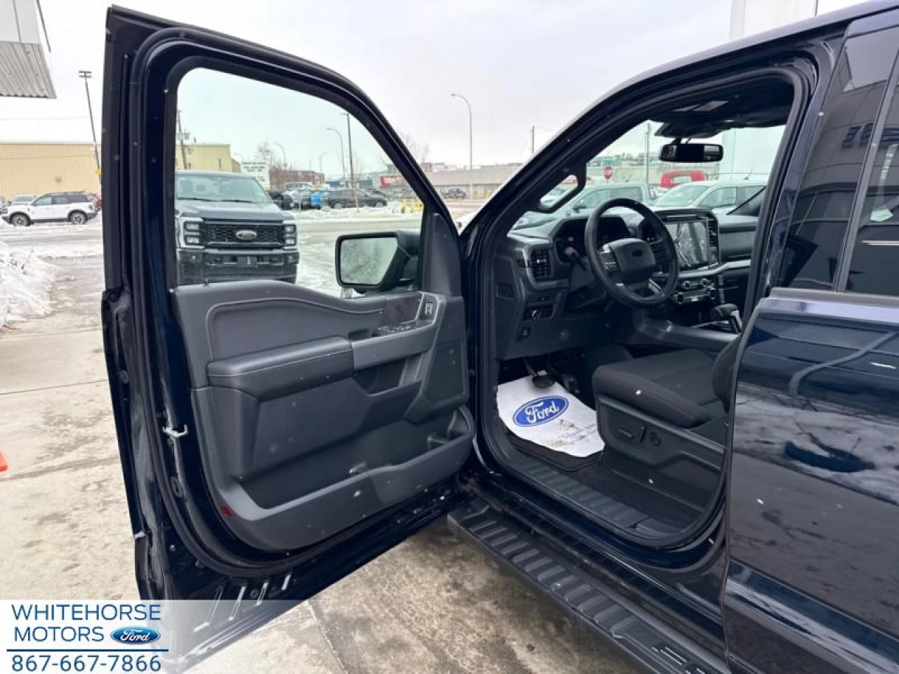 2025 Ford F-150 XLT Main Image