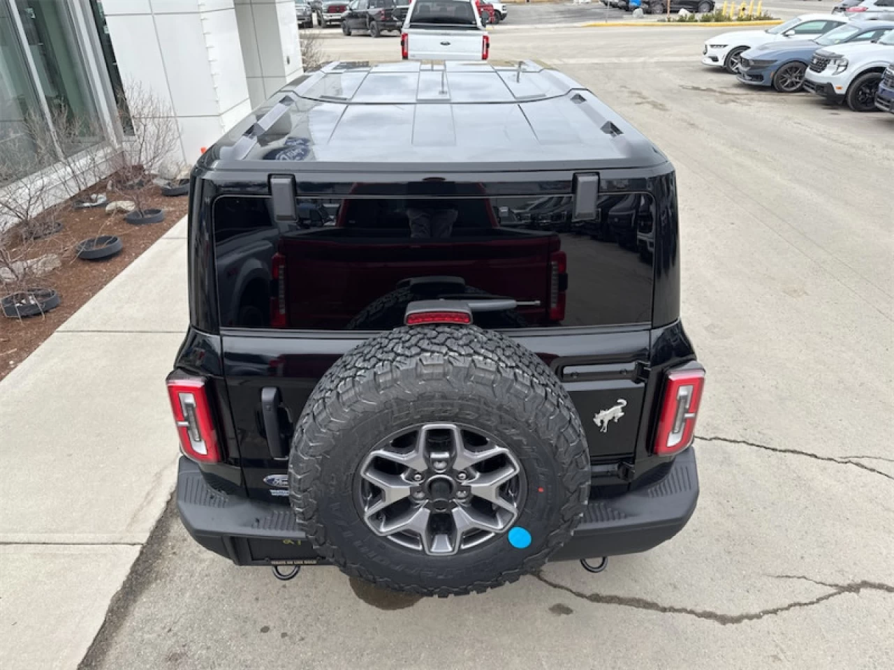 2025 Ford Bronco Badlands Main Image