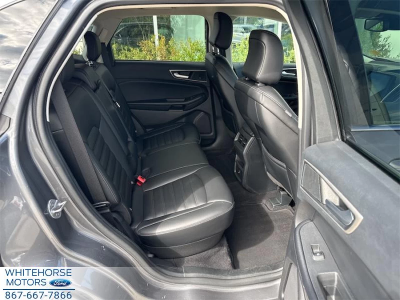 2022 Ford Edge SEL Main Image