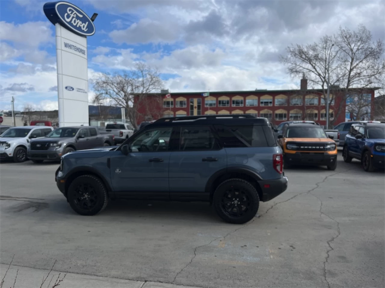 2026 Ford Bronco Sport Outer Banks Main Image