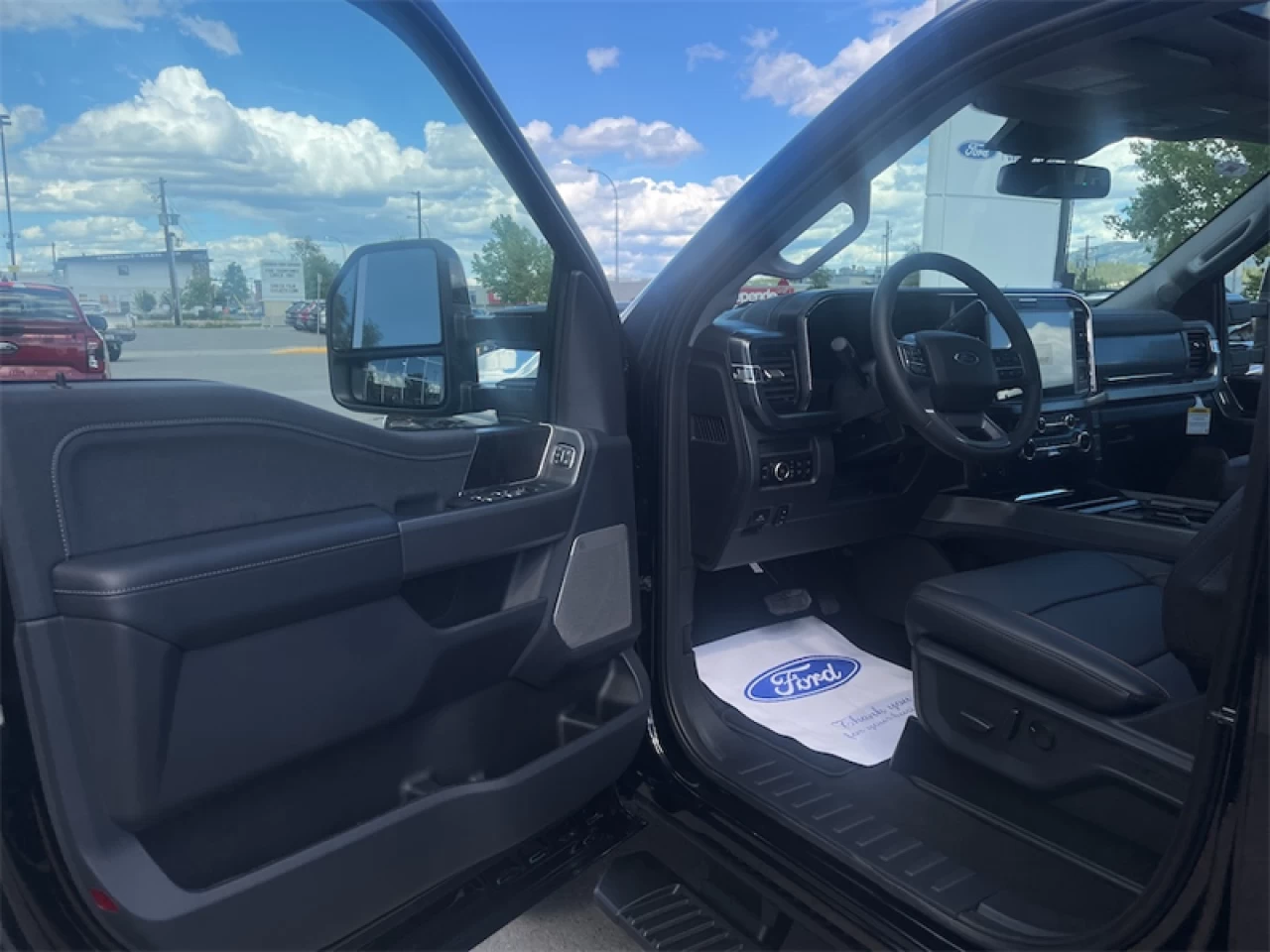 2026 Ford F-350 Lariat Main Image