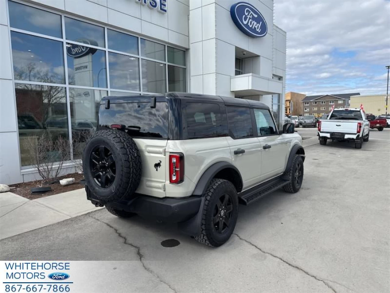 2025 Ford Bronco Outer Banks Main Image
