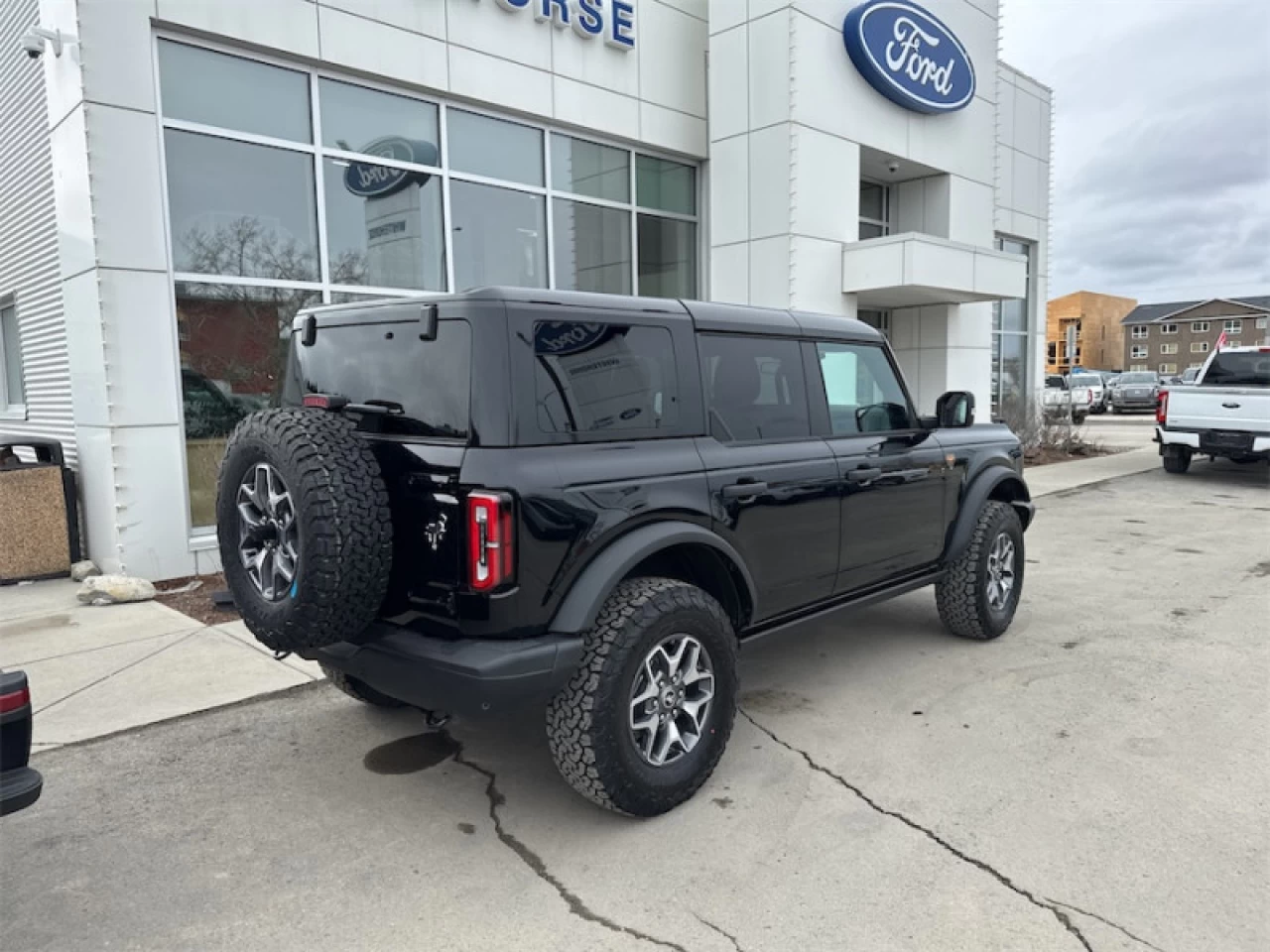 2025 Ford Bronco Badlands Main Image