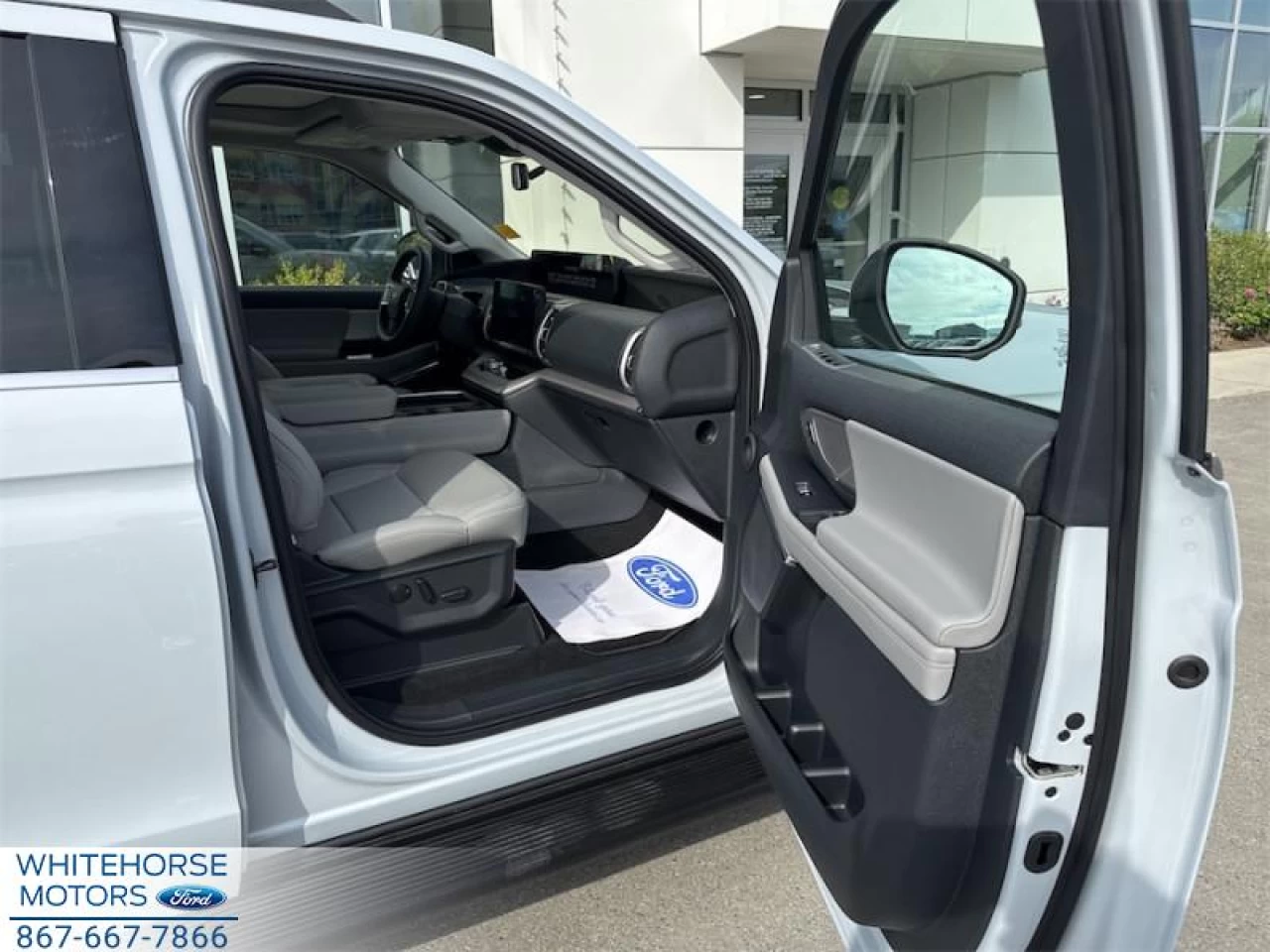 2025 Ford Expedition Active Main Image