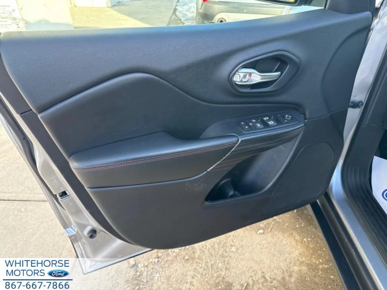 2016 Jeep Cherokee Trailhawk Main Image