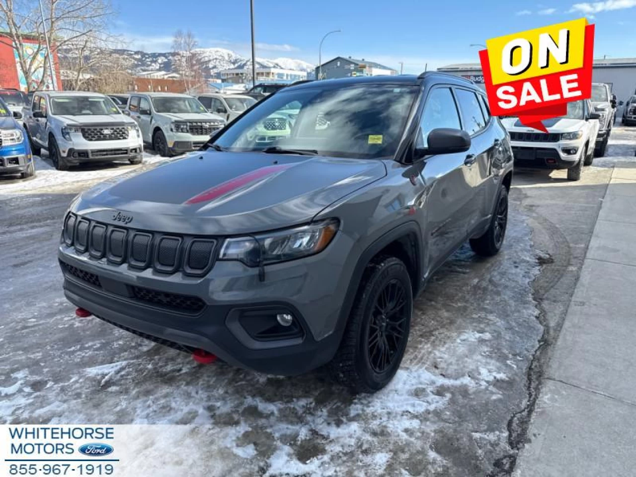 2022 Jeep Compass Trailhawk Image principale