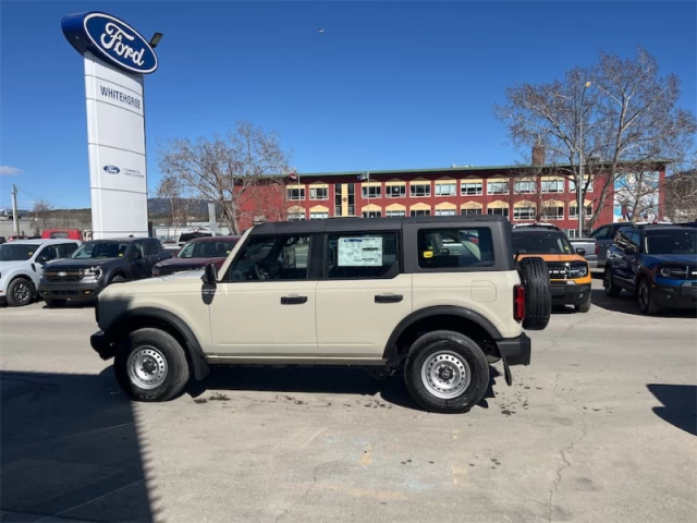 Ford Bronco Base 2026