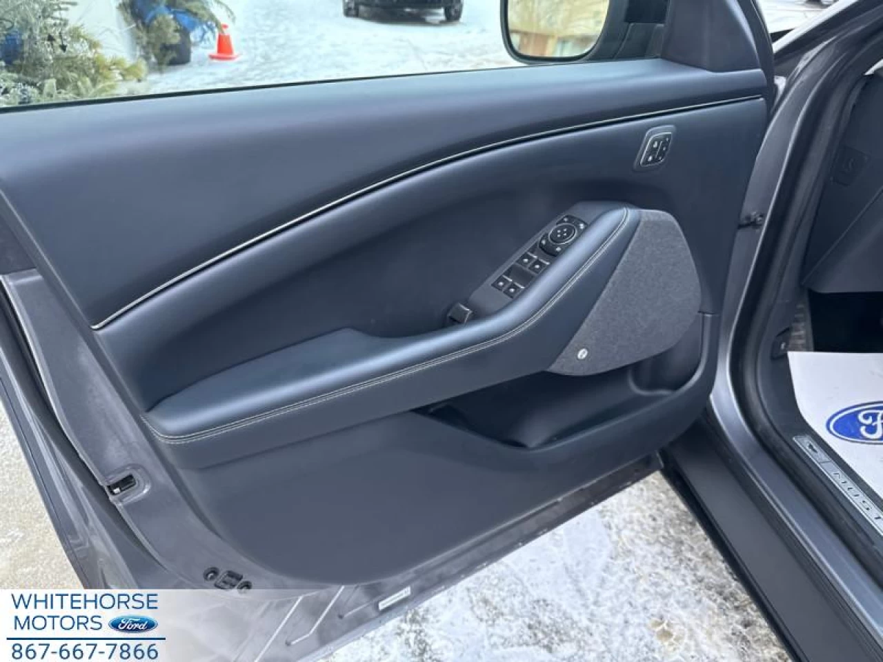 2021 Ford Mustang Mach-E Premium AWD Image principale
