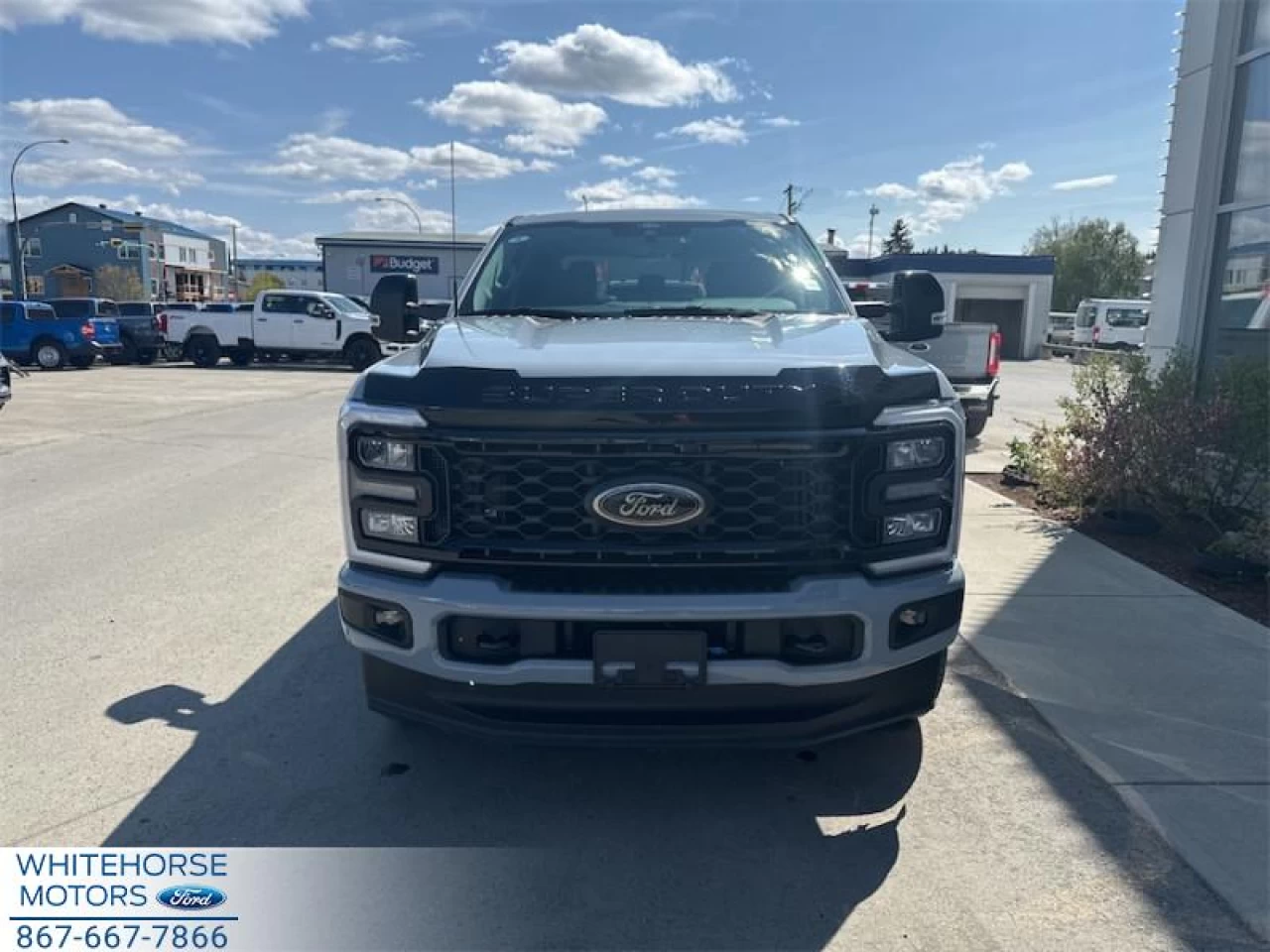 2025 Ford F-350 Super Duty LARIAT Main Image