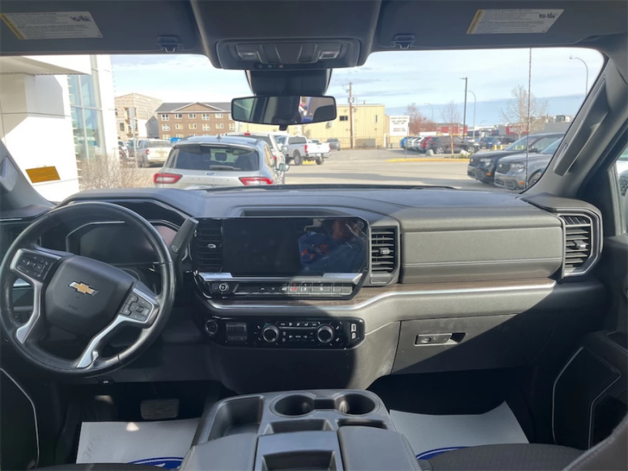 2022 Chevrolet Silverado 1500 LT Main Image