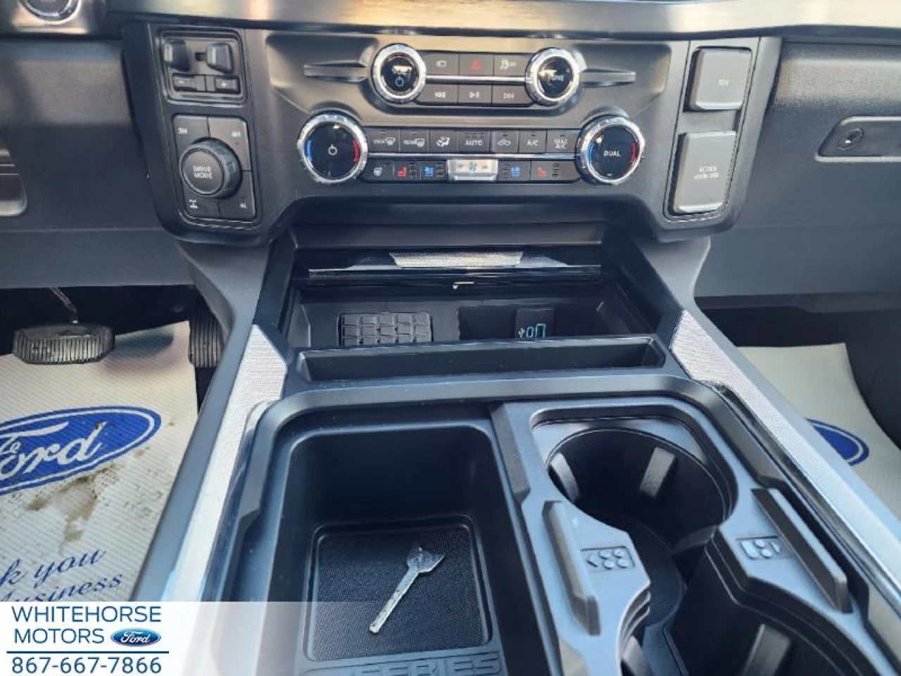 2025 Ford F-350 Super Duty LARIAT Image principale