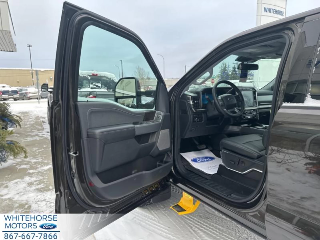 2024 Ford F-350 Super Duty Lariat Main Image